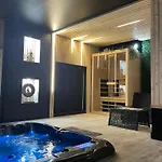 La Suite Grenoble Spa Jacuzzi Et Sauna Privatif